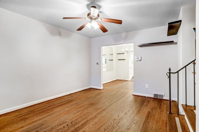 Foto del edificio - 3351 Clay St NE