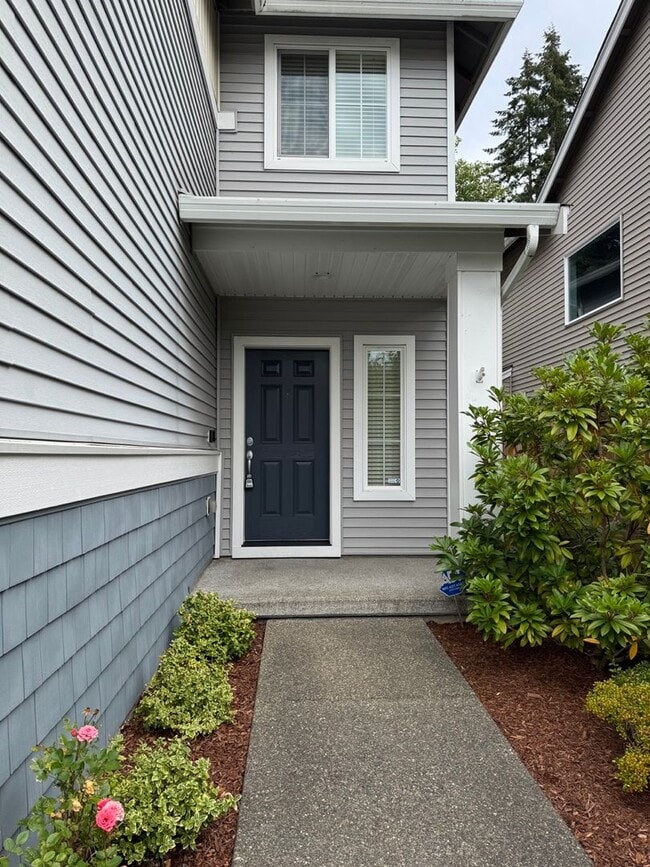 Photo - Spacious 3BD/2.5BTH Home w/ Modern Upgrade...