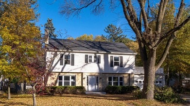 Building Photo - 625 N Blackhawk Ave