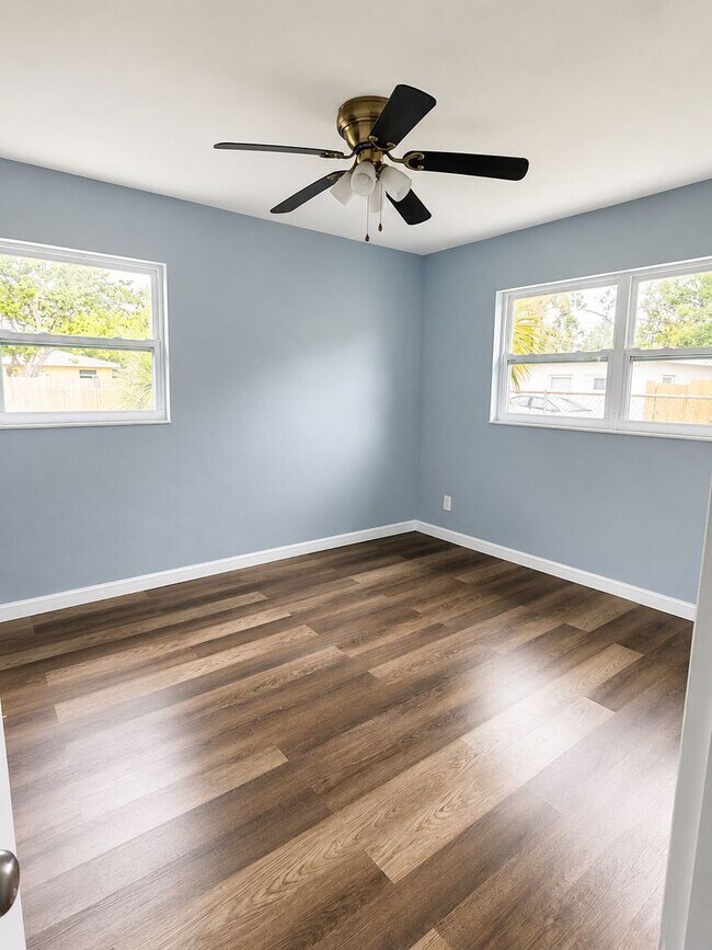Foto del edificio - Charming Remodeled 2-Bedroom Duplex Near Fossil Park – $1,000 Move-In Special!