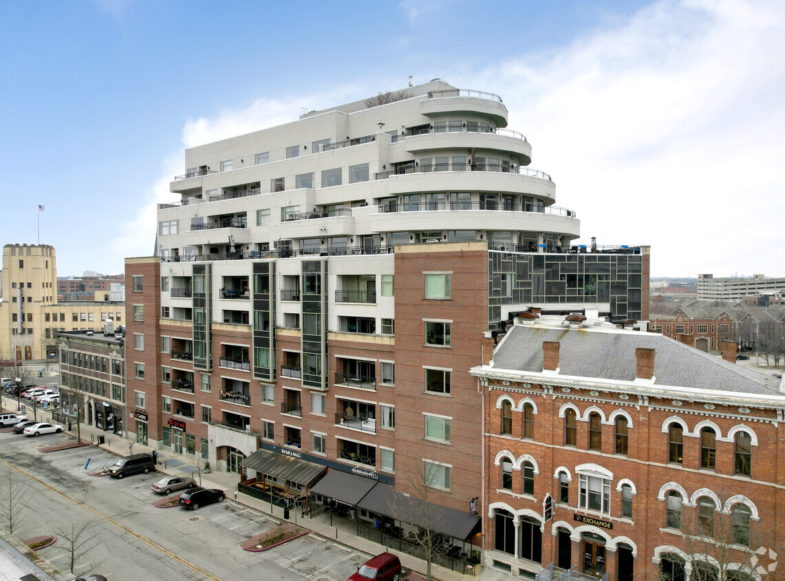 329337 Massachusetts Ave, Indianapolis, IN 46204 Apartments in