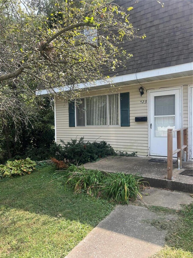 Primary Photo - 523 Mill St
