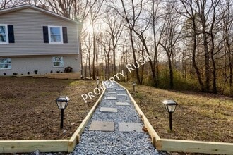 Building Photo - 2290 Malibu Dr SE
