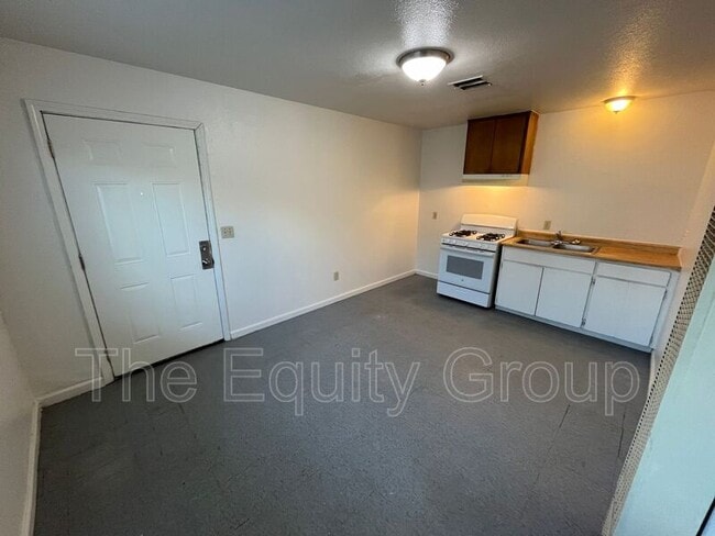 Building Photo - 9310 Rd 236