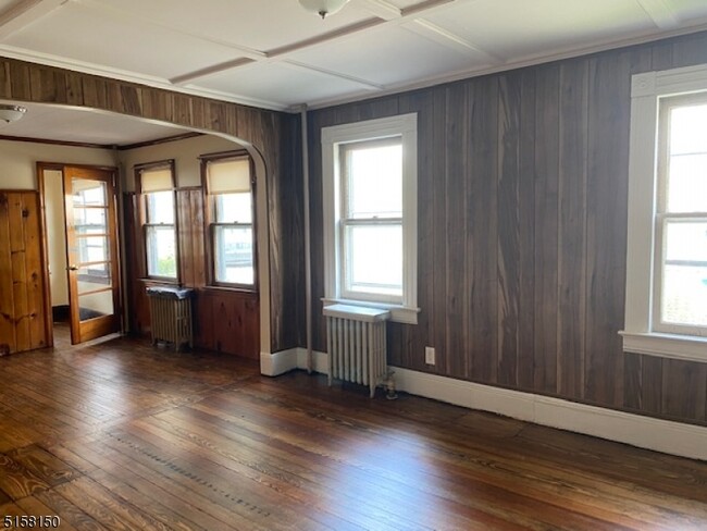 Building Photo - 19 1st St
