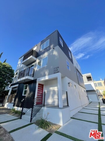 Foto del edificio - 1552 1/2 Winona Blvd