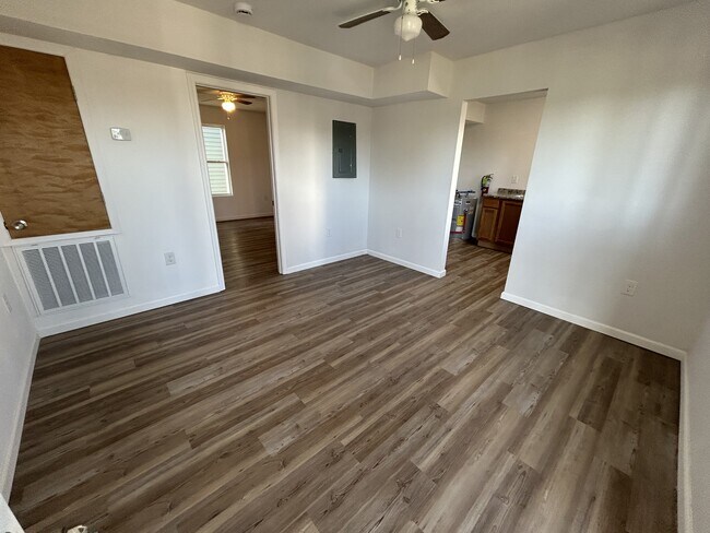 Foto del edificio - 3318 Broadway St