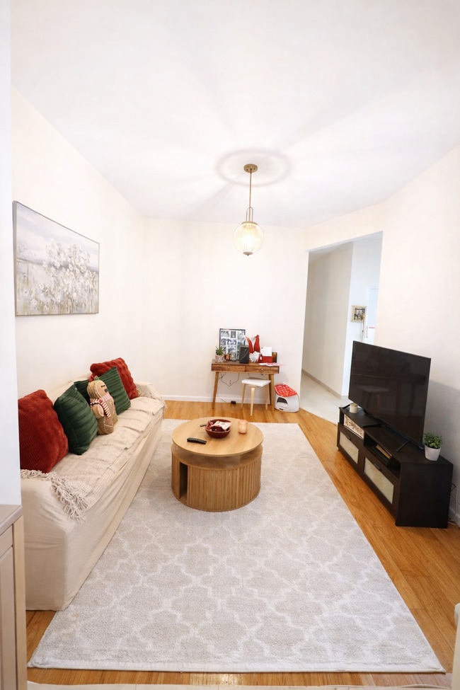 Foto del edificio - 3610 Astoria Blvd