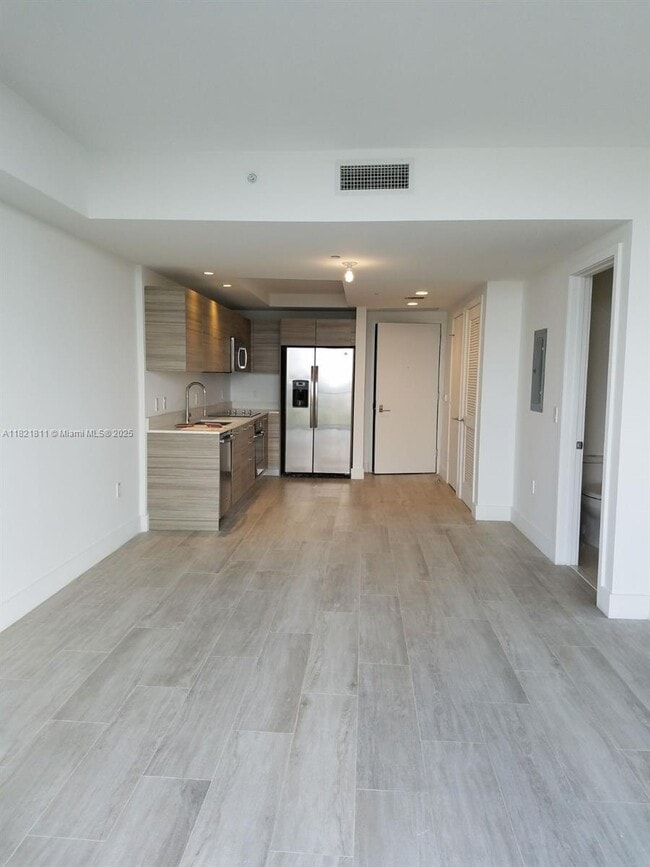 Foto del edificio - 121 NE 34th St