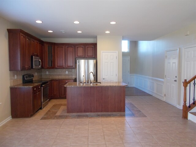 Building Photo - 2031 Bridleside Dr