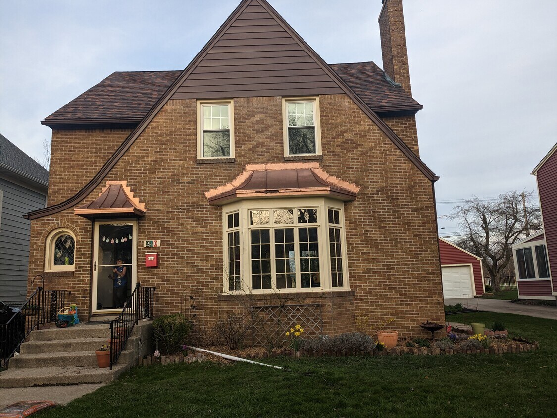 Primary Photo - 240 Berryman Dr