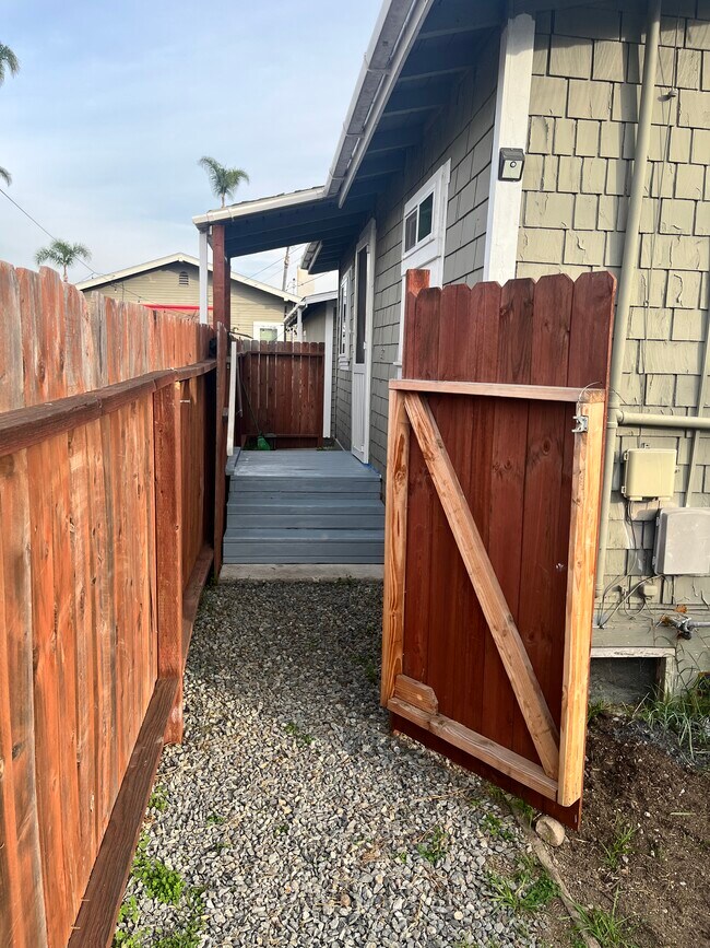 Foto del edificio - 5056 Hawley Blvd