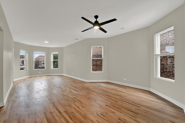 Building Photo - 2338 N Harding Ave