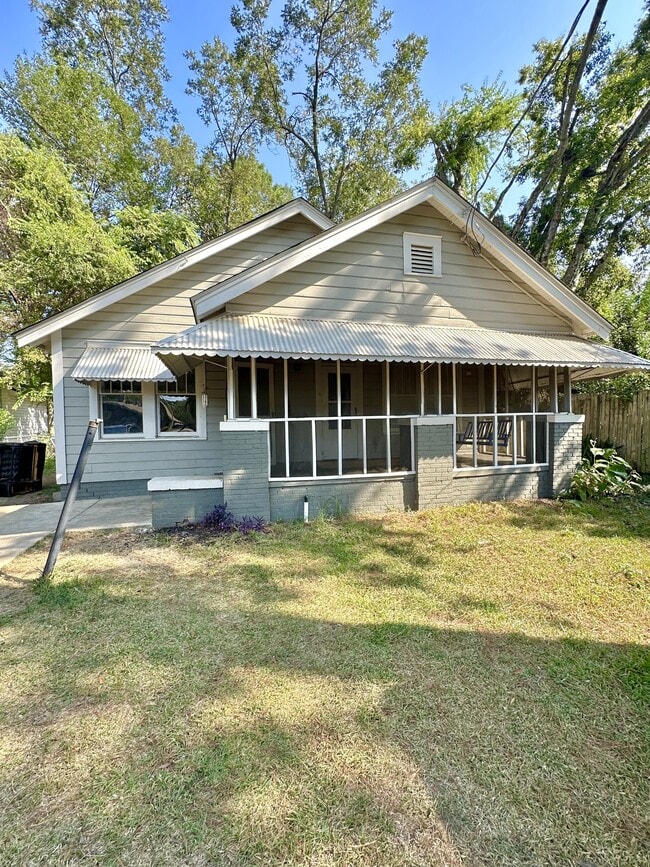 Building Photo - 2509 Poplar St