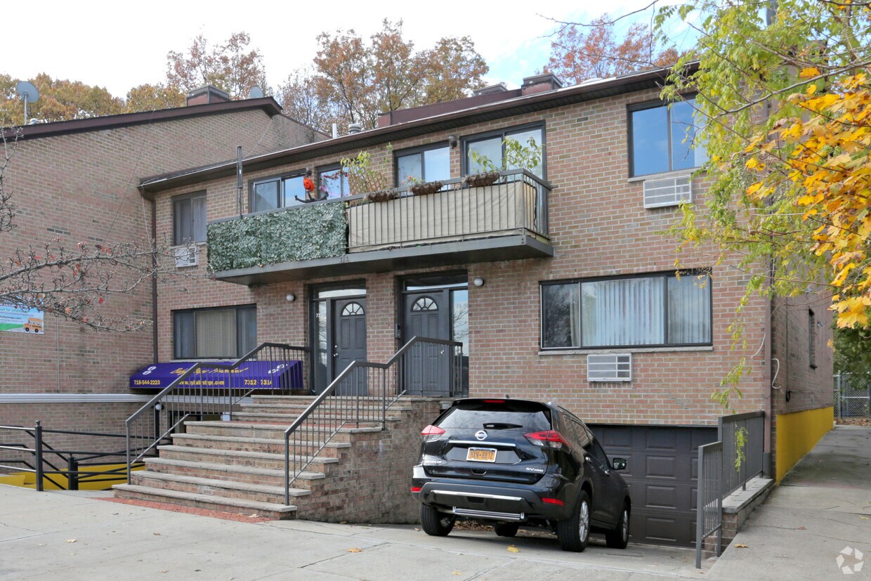 Foto principal - 7316 Yellowstone Blvd