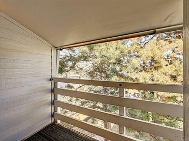 Building Photo - 3121 S Tamarac Dr