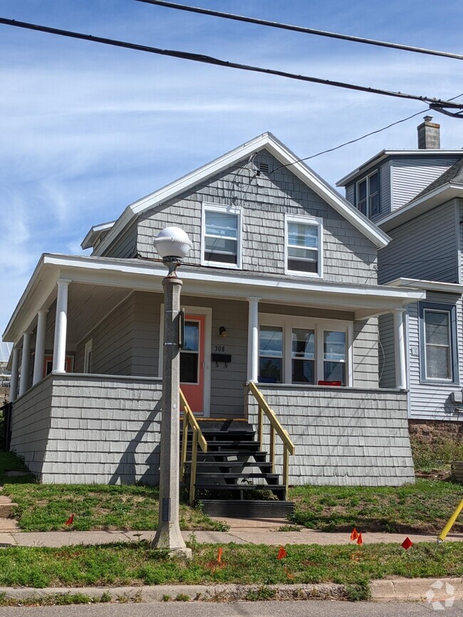 Building Photo - 308 W Bluff St