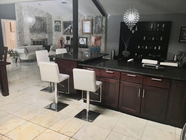 Foto del edificio - 5908 Kiam St