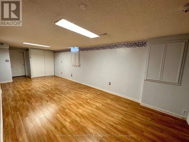 Building Photo - 44 Loradeen Crescent