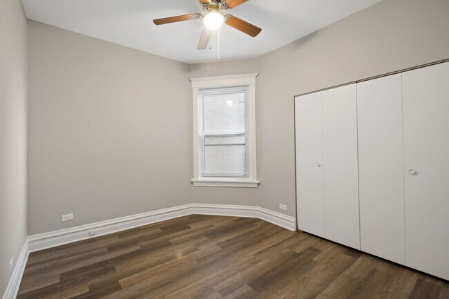 Foto del edificio - 6110 S Ingleside Ave