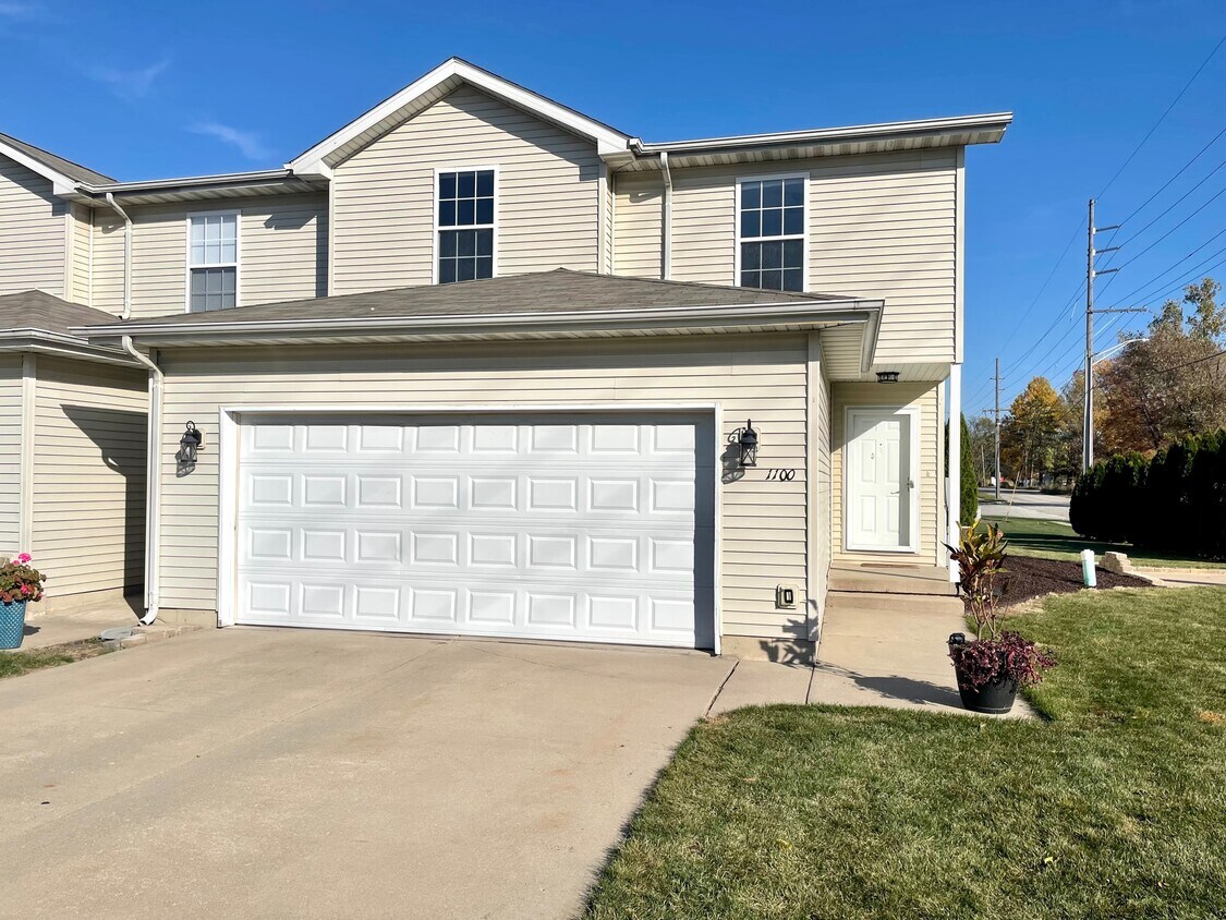 1100 Emma Ct, Valparaiso, IN 46383 Townhome Rentals in Valparaiso IN