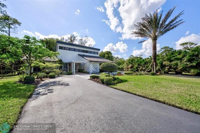 Foto del edificio - 5755 NW 65th Terrace