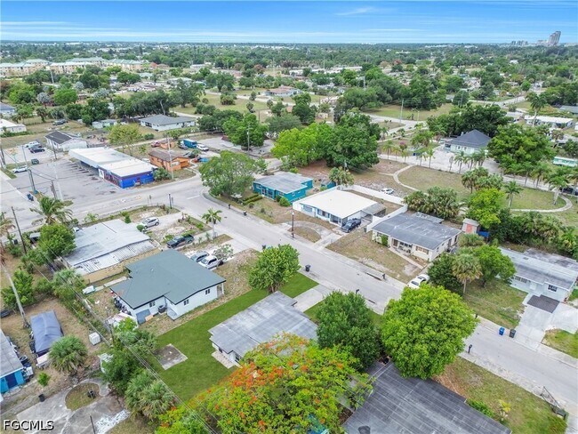 Foto del edificio - 1527 Gardenia Ave