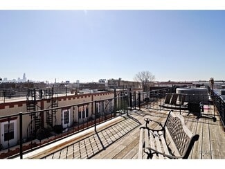Building Photo - 2429 N Clybourn Ave