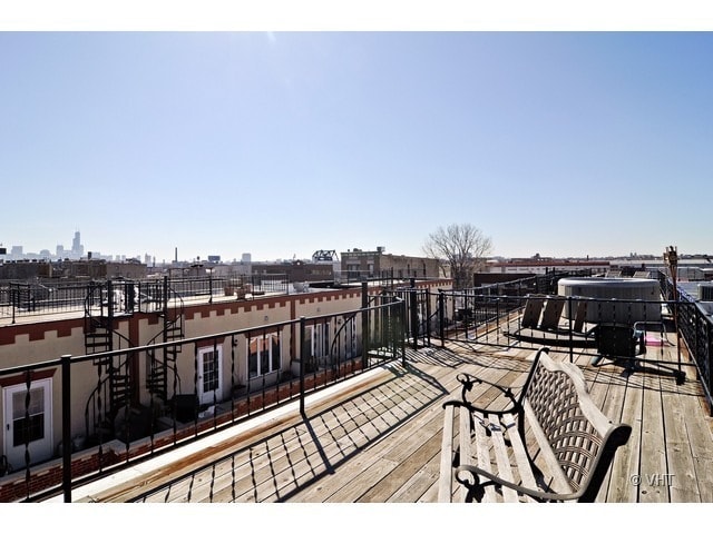 Building Photo - 2429 N Clybourn Ave
