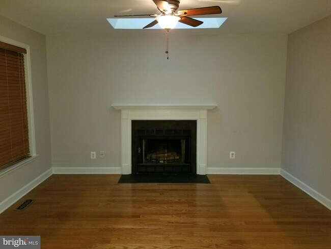 Building Photo - 7955 Innkeeper Dr