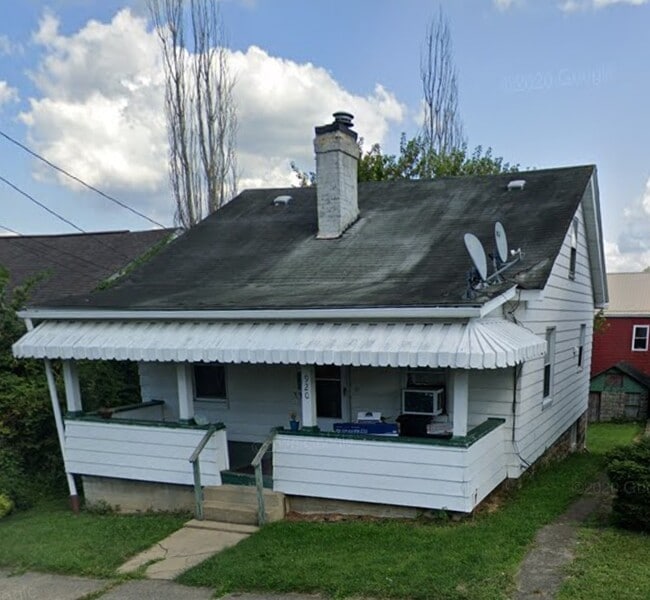 Building Photo - 920 Gaston Ave