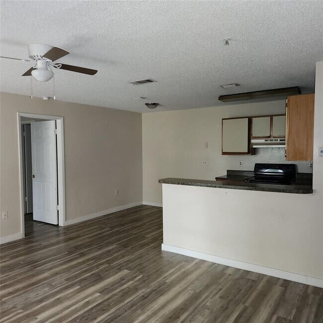 Foto del edificio - 615 Dory Ln