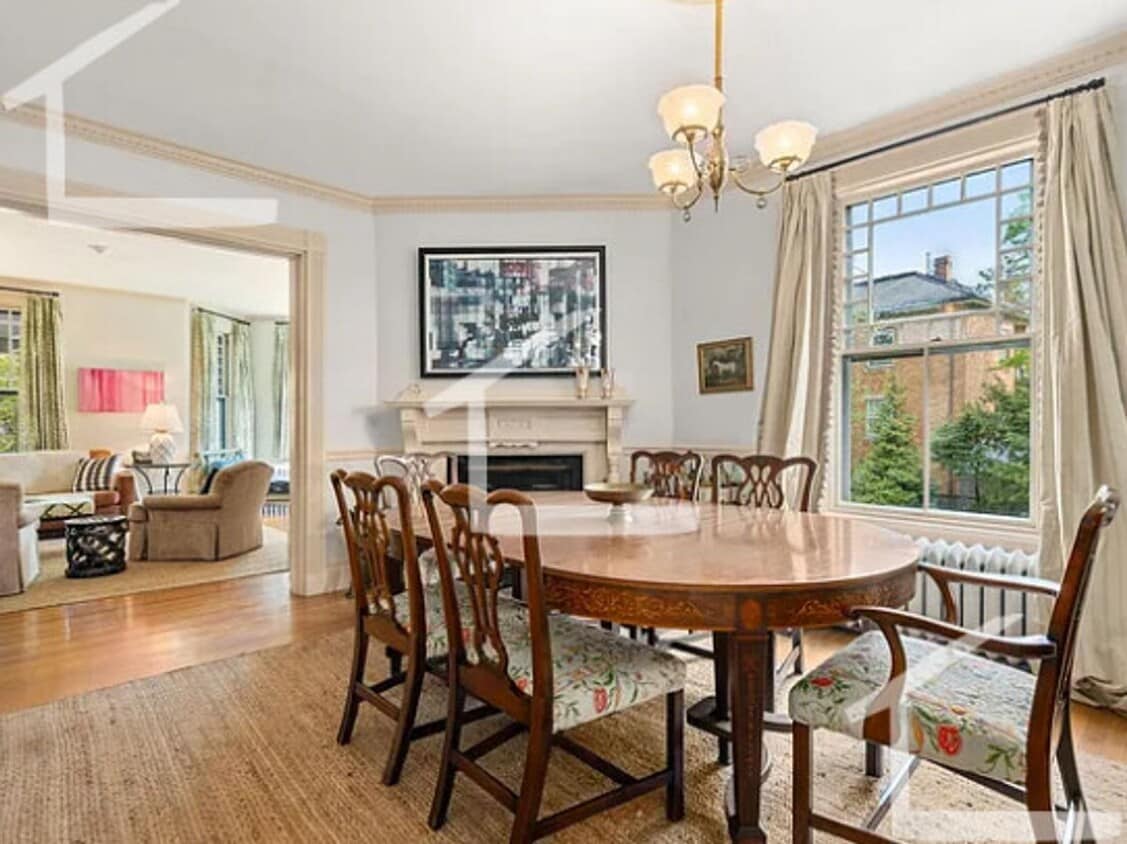 Primary Photo - Victorian Brookline Home in Sought-after P...