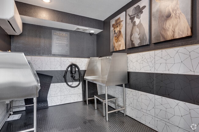 Interior Photo - The Quincy at Kierland