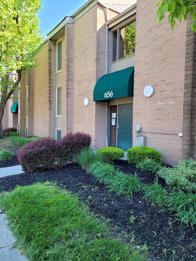 Restricted entry buildings - Cherry Hill Gardens