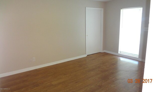 Foto del edificio - 3954 Cobalt Ave E
