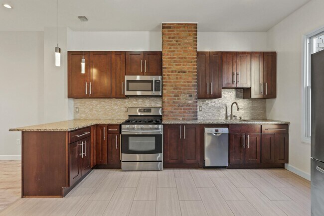 Building Photo - 17 Ravine Ave
