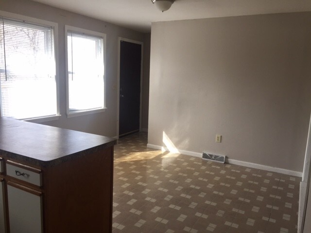 Foto del edificio - 1404 Thompson Dr