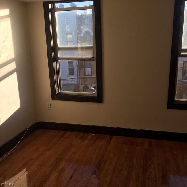 Building Photo - 251 Wyckoff Ave