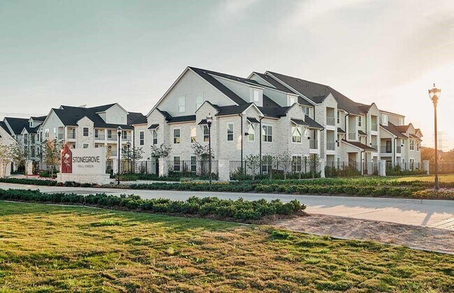 Building Photo - 8802 N Sam Houston E Pky