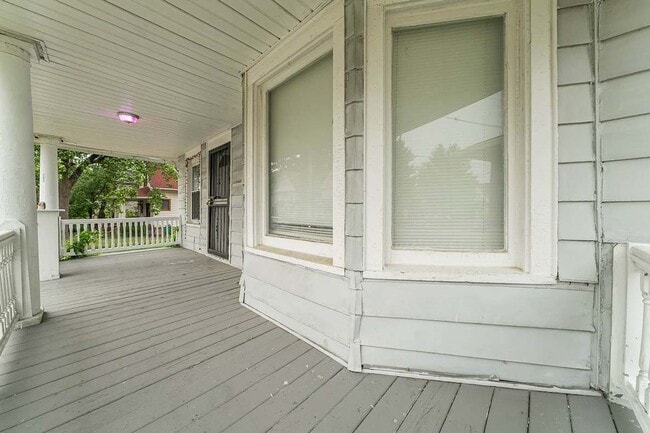 Building Photo - 2145 W 100th St