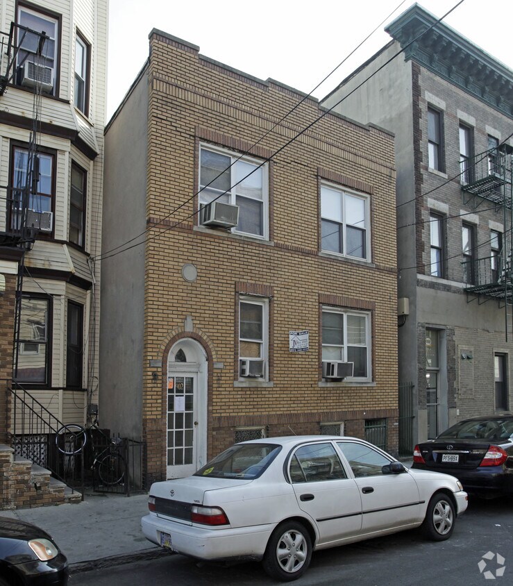 Primary Photo - 902 Bergenline Ave