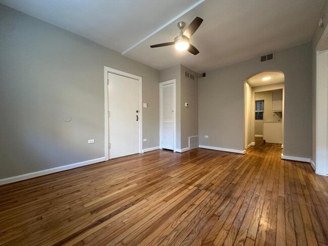 Foto del edificio - 6150 S Sacramento Ave