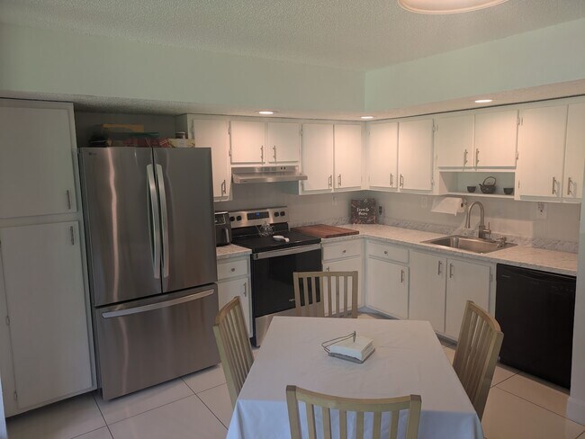 Foto del edificio - 8075 SW 107th Ave