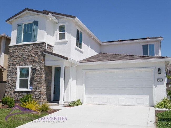 Building Photo - Modern Two-story 4 Bed 3.5 Bath 2,786 sqft...