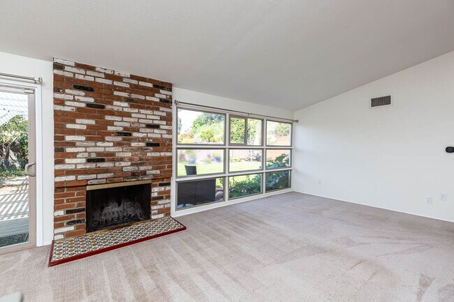 Foto del edificio - ** AMAZING ALLIED GARDENS 3/2 HOME 2 CAR G...