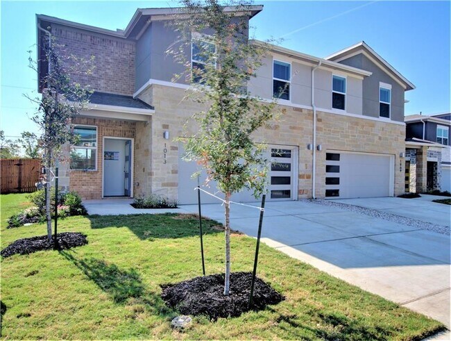 Foto del edificio - 1013 Winnsboro Lp