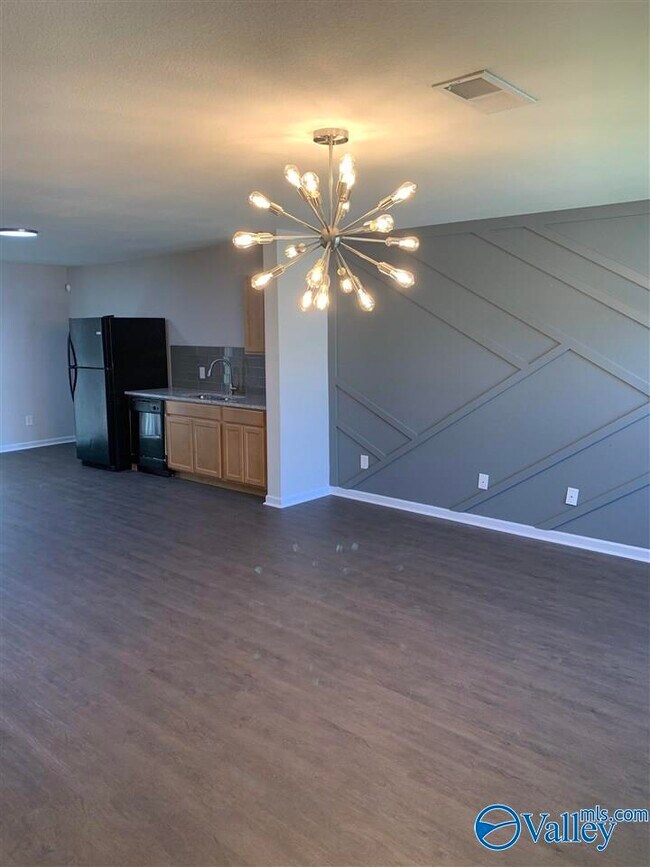 Building Photo - 148 Whitestone Dr NE