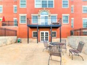 Building Photo - 1209 N Harvey Ave