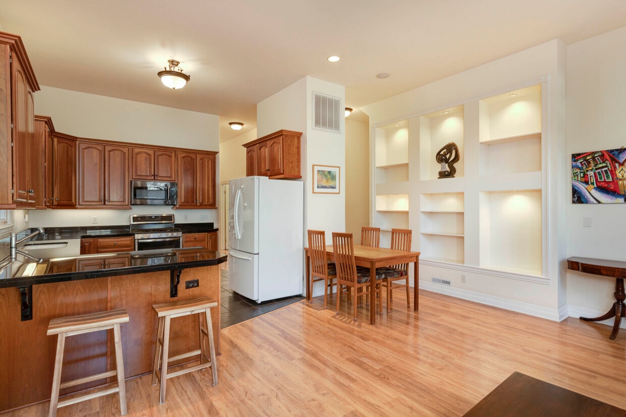 2152 NW Flanders St, Portland, OR 97210 Townhome Rentals in Portland